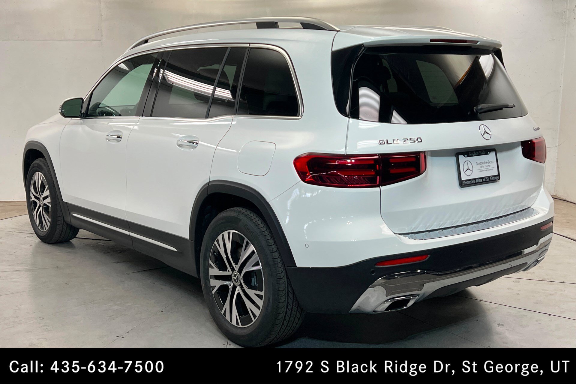 Certified Used 2026 Polar White Mercedes-Benz GLB 250 image 3