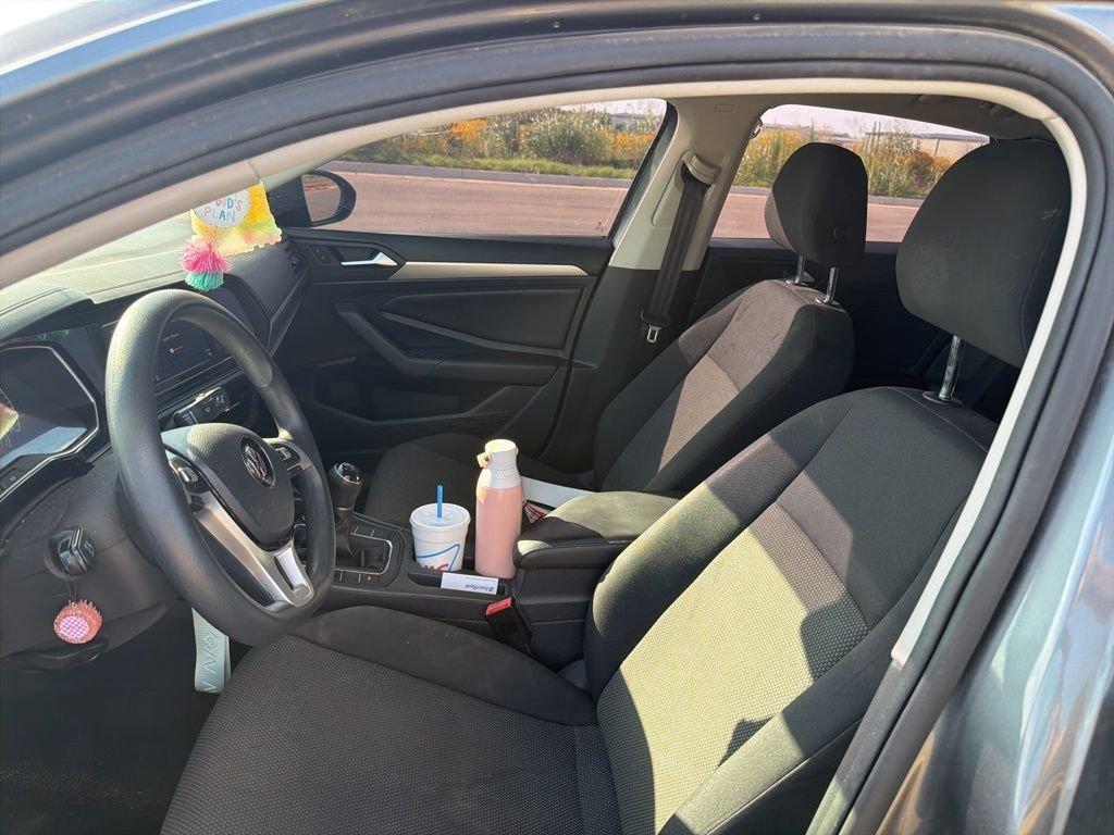 Used 2019 Gray Volkswagen 1.4T S image 10