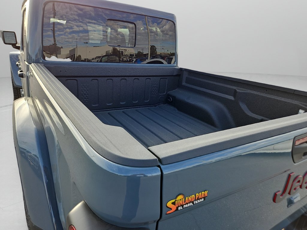 New 2026 Anvil Clear-Coat Exterior Paint Jeep Rubicon image 12