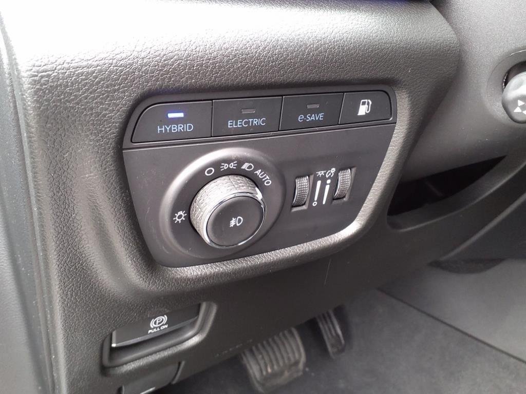 New 2024 Silver Zynith Exterior Paint Jeep Overland image 8