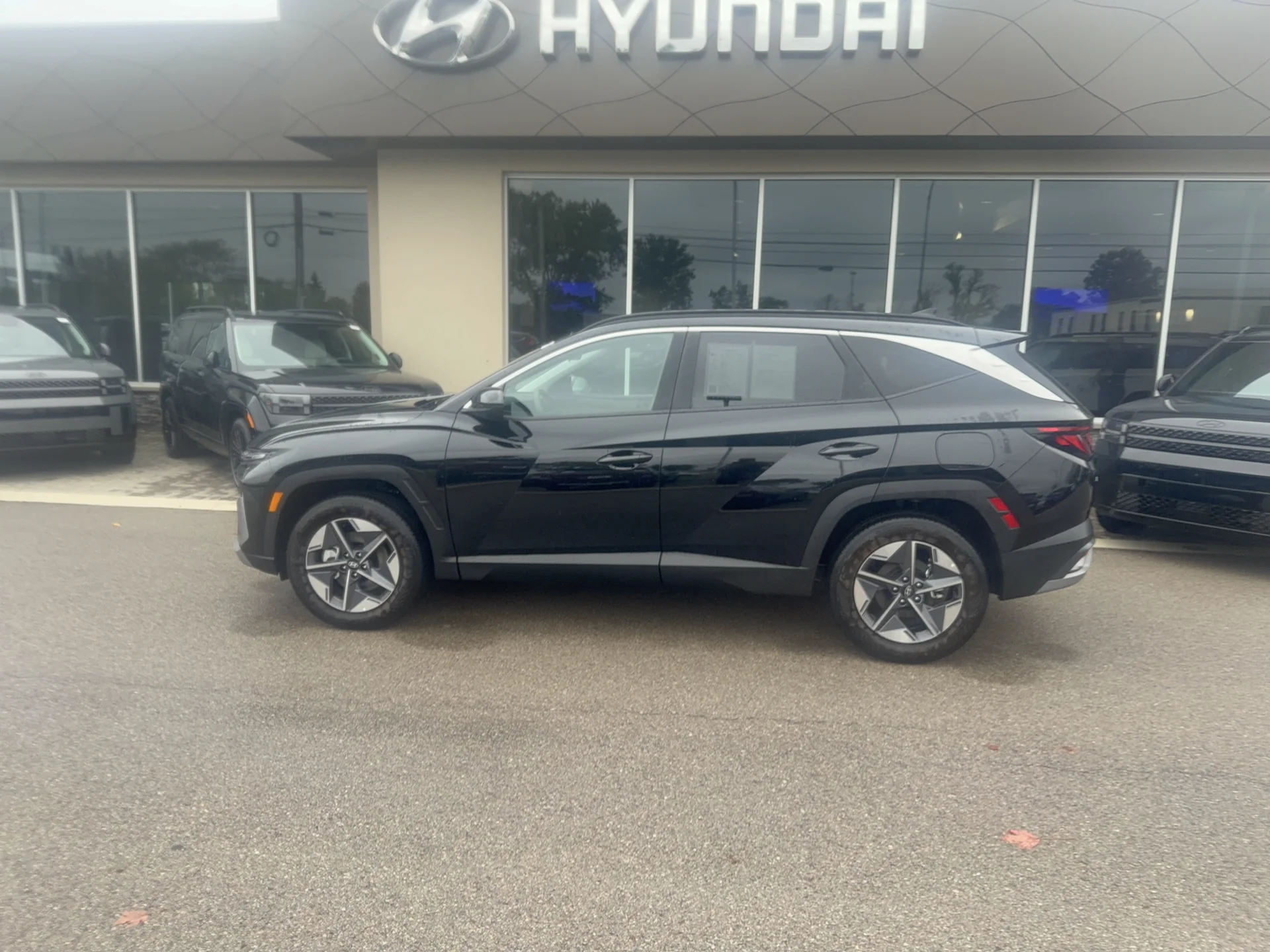 Certified Used 2026 Phantom Black Pearl Hyundai SEL image 7