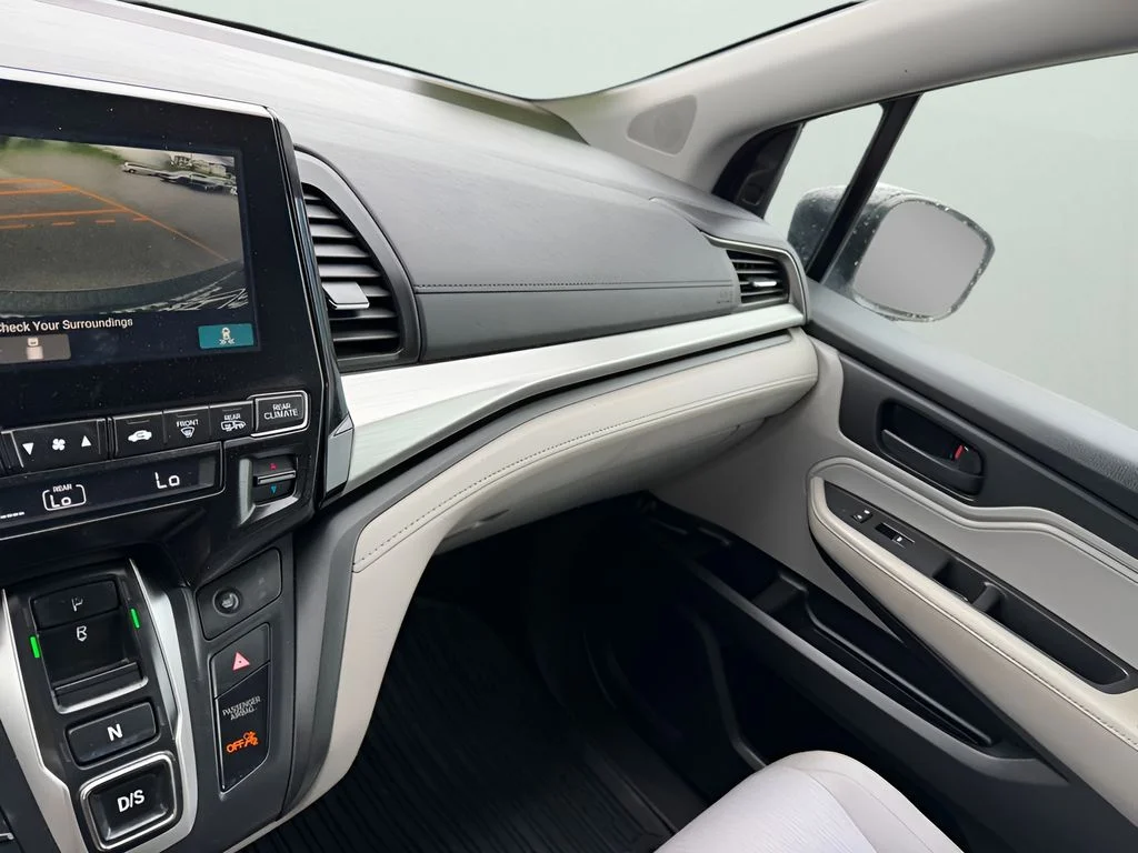 Used 2018 Pewter Honda EX image 24