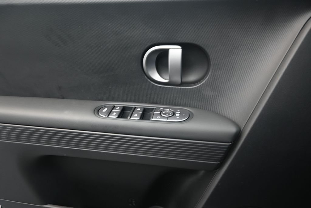Used 2026 Abyss Black Hyundai SEL image 13