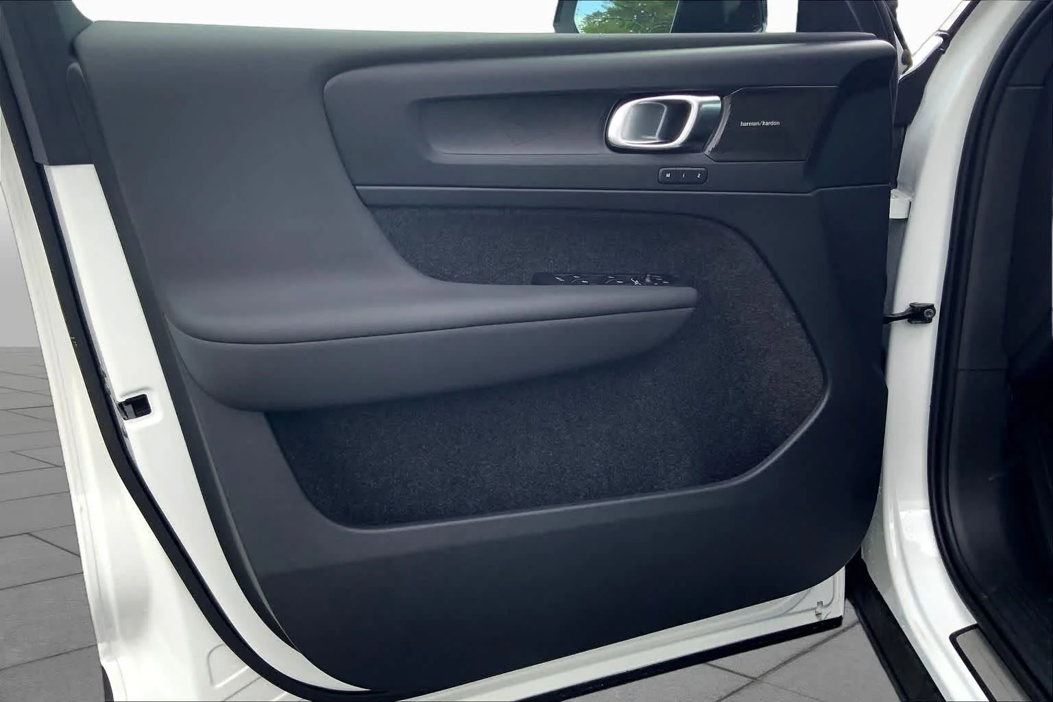 Certified Used 2024 Crystal White Volvo Ultimate image 11