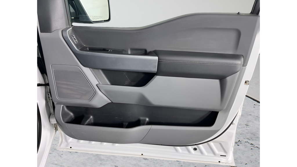 Used 2023 Oxford White Ford XLT image 25
