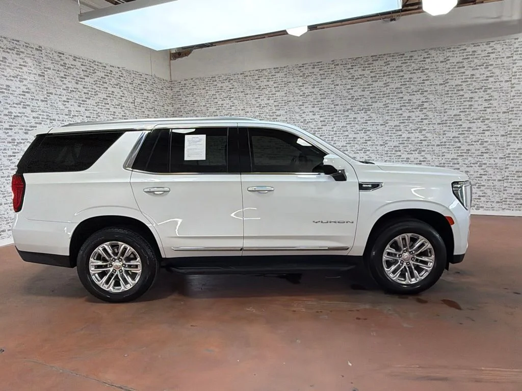 Used 2023 White Frost Tricoat GMC SLT image 8