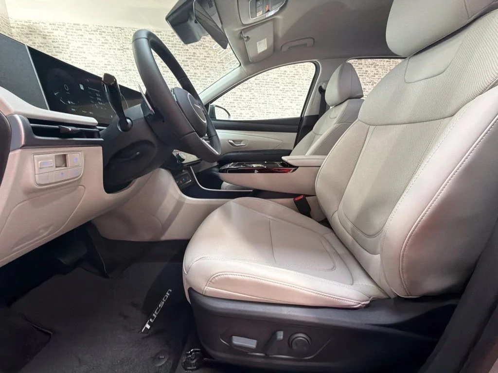 New 2026 Shimmering Silver Hyundai SEL Convenience image 27