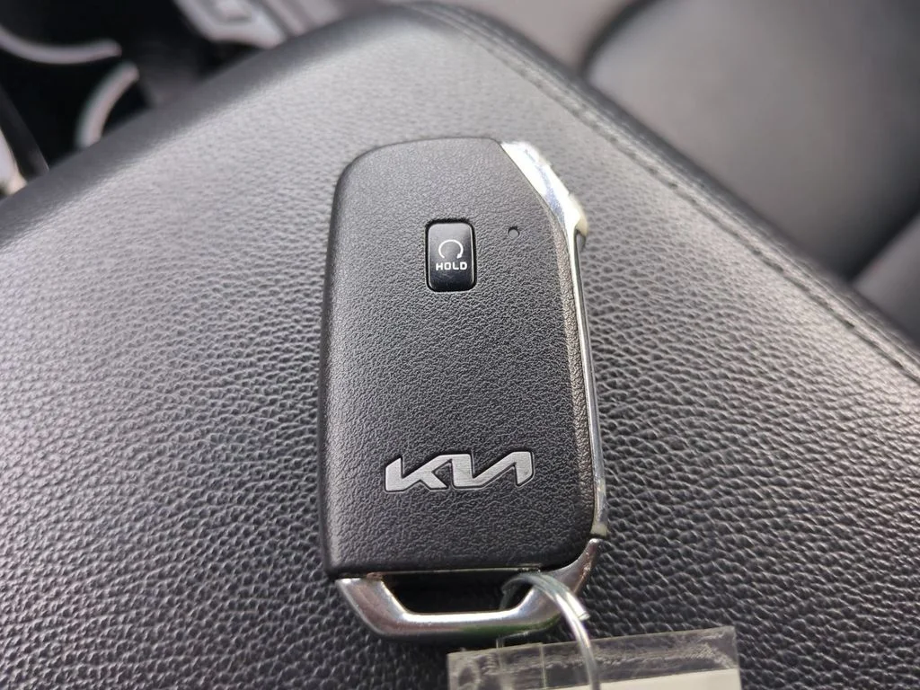 Used 2023 White Kia EX image 29
