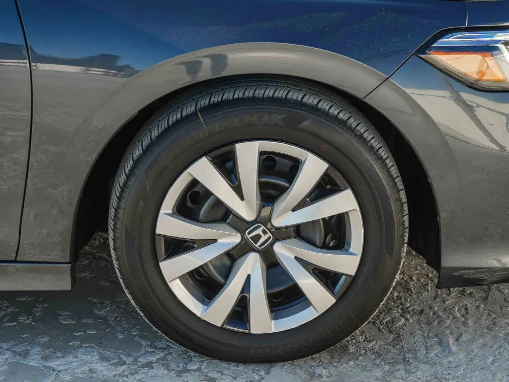 Certified Used 2025 Meteorite Gray Metallic Honda LX image 10