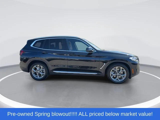 Used 2022 Black BMW sDrive30i image 9