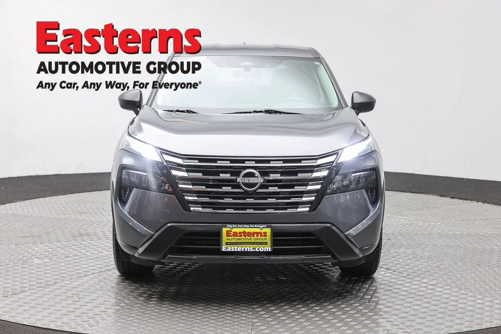 Used 2024 Gray Nissan S image 2