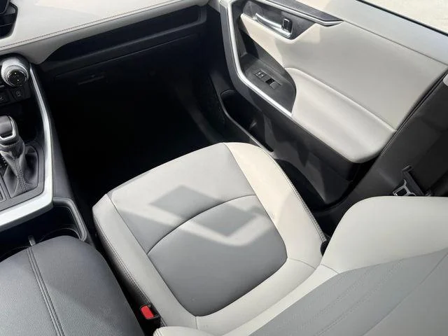 Certified Used 2025 Silver Toyota XLE Premium image 58