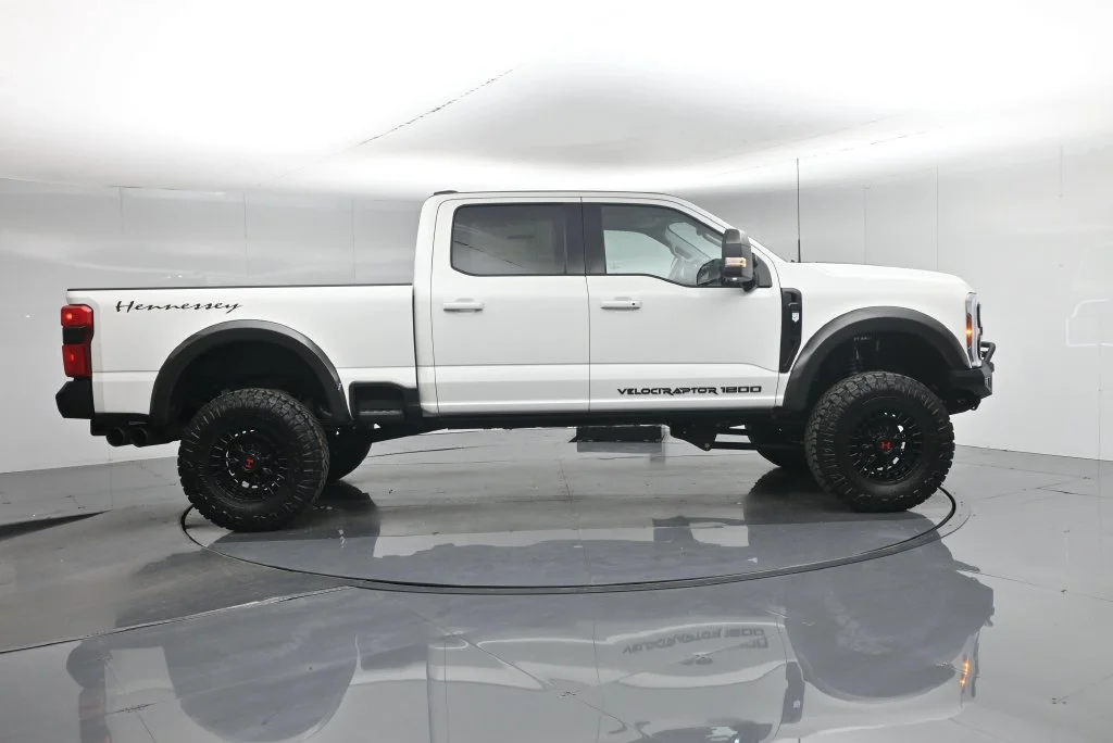 New 2026 Star White Metallic Tri-Coat Ford Lariat image 30