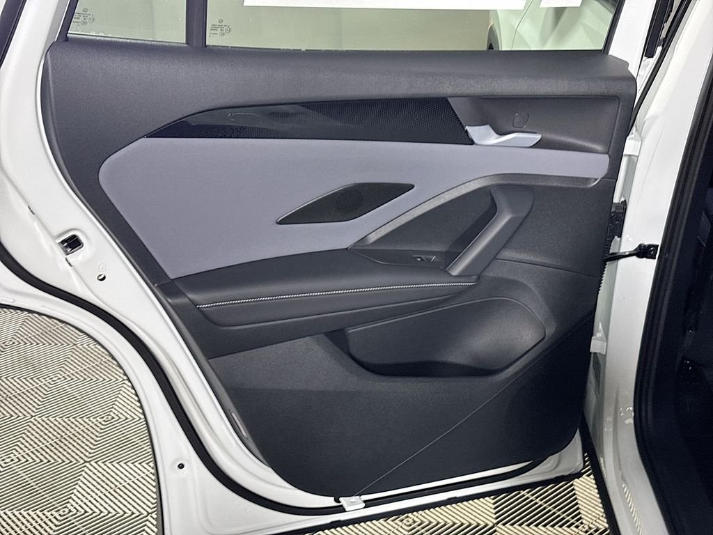 New 2026 Opal White Pearl Volkswagen SE image 19