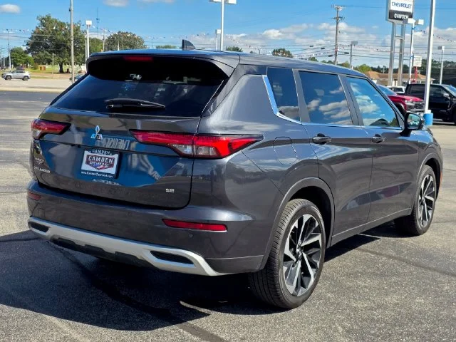 2024 Mitsubishi Outlander SE - Photo 15