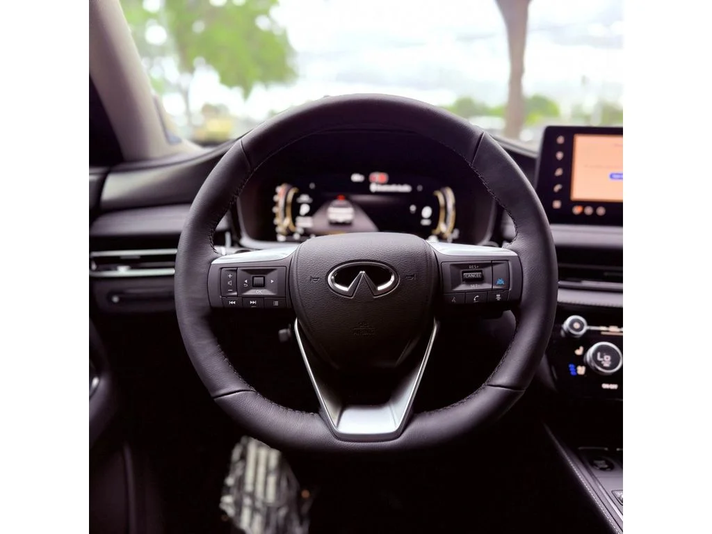 New 2026 Mineral Black INFINITI Luxe FWD image 16