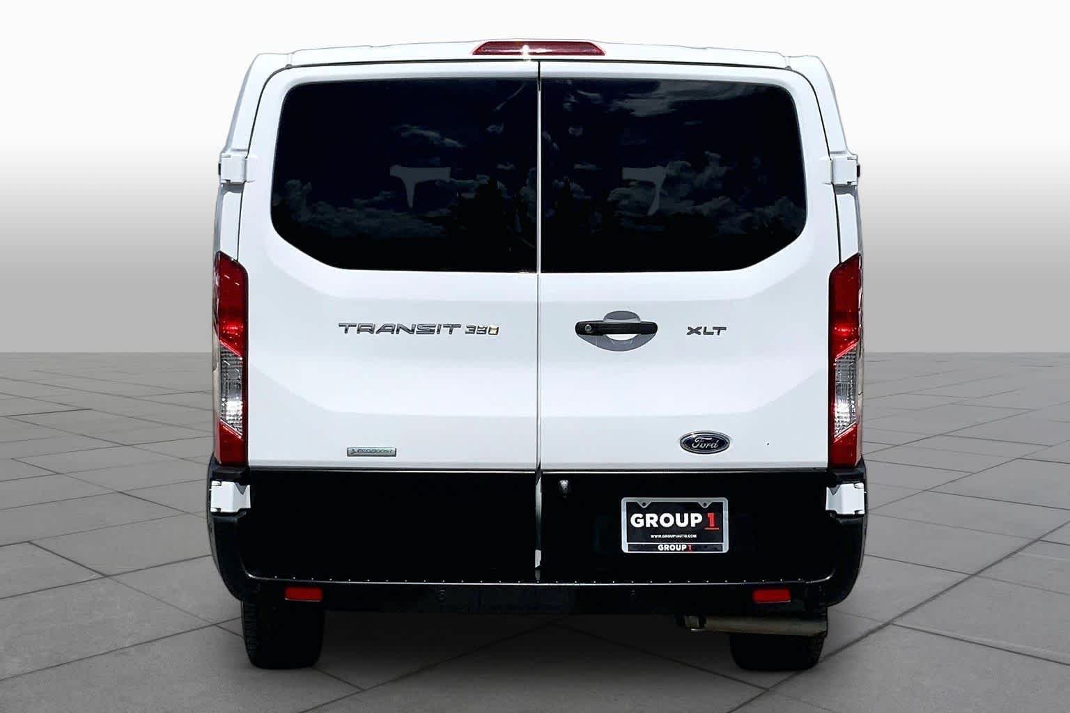 Used 2025 Oxford White Ford XLT image 5