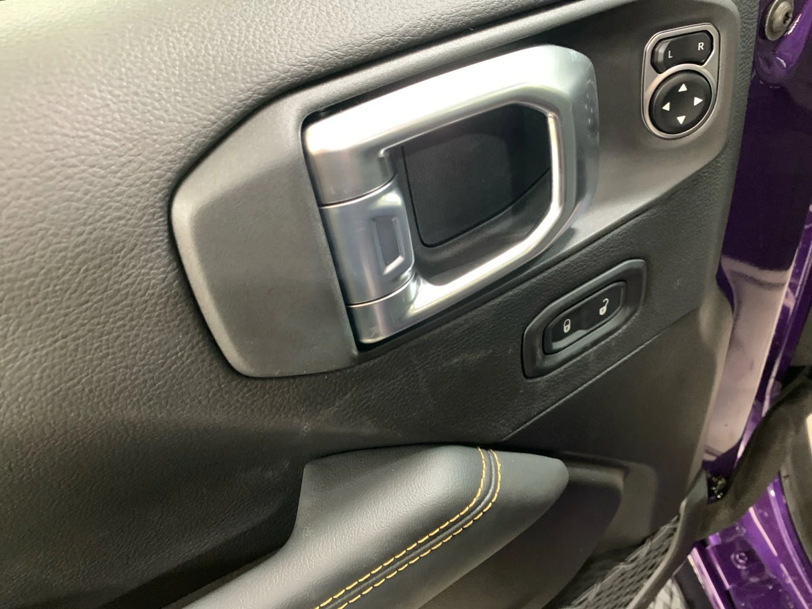 New 2026 Reign Jeep Sahara image 11