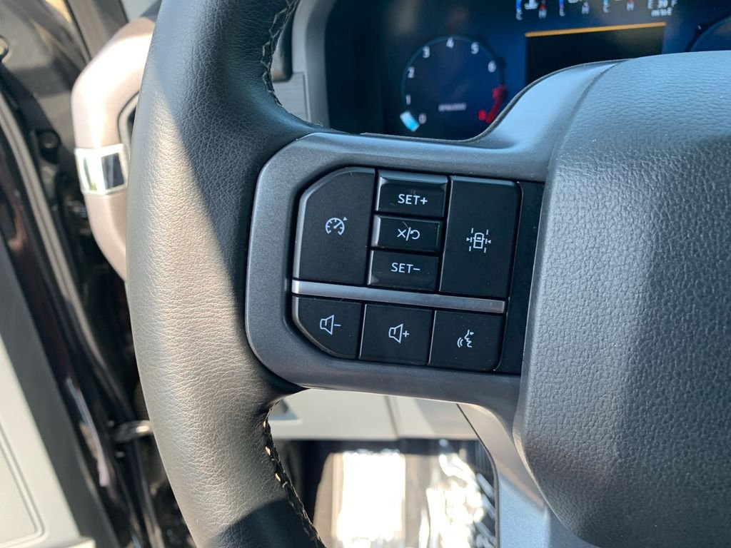 Used 2025 Black Ford XLT image 16