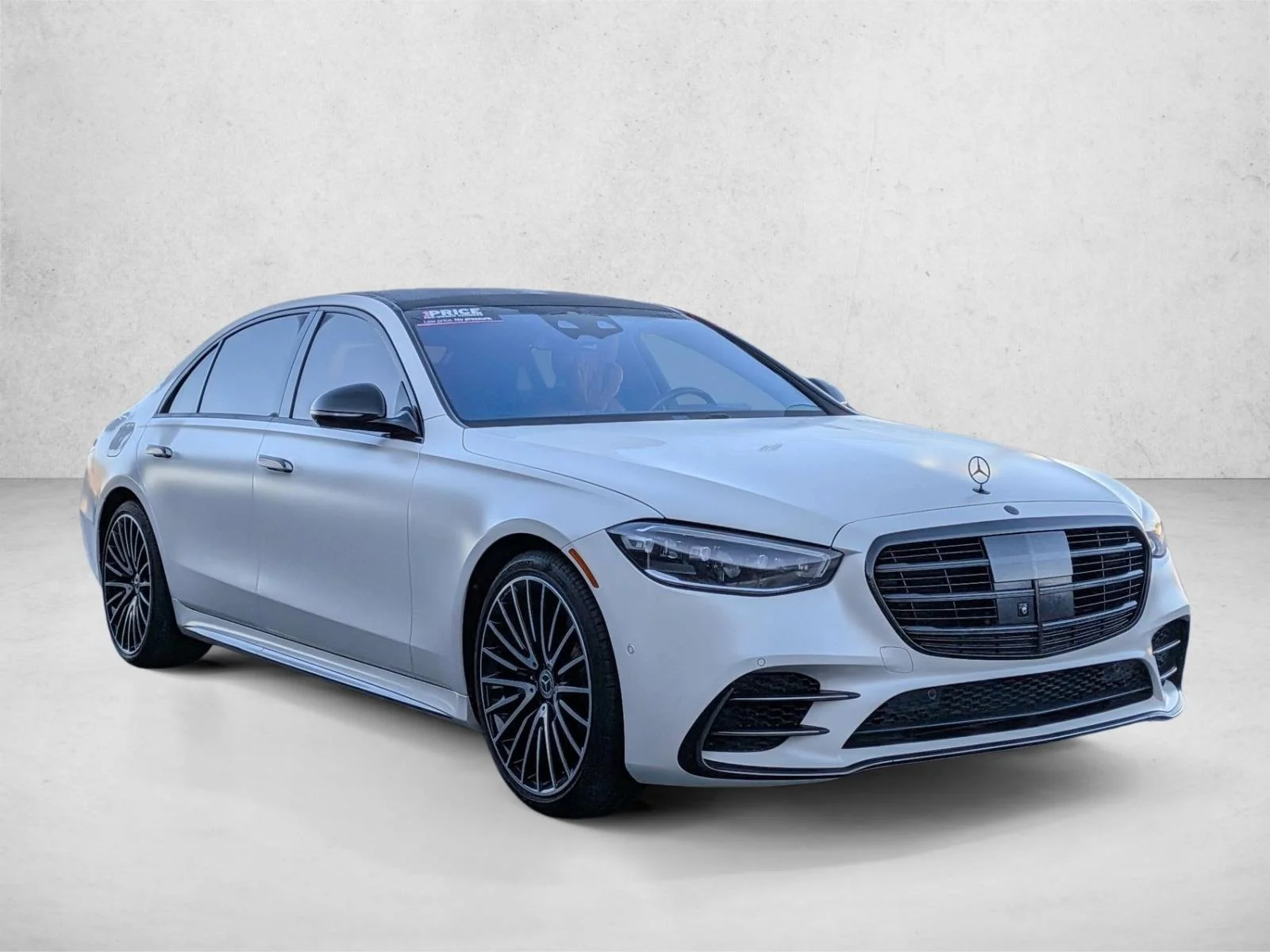 Used 2023 Manufaktur Cashmere White Magno Mercedes-Benz S 580 image 3