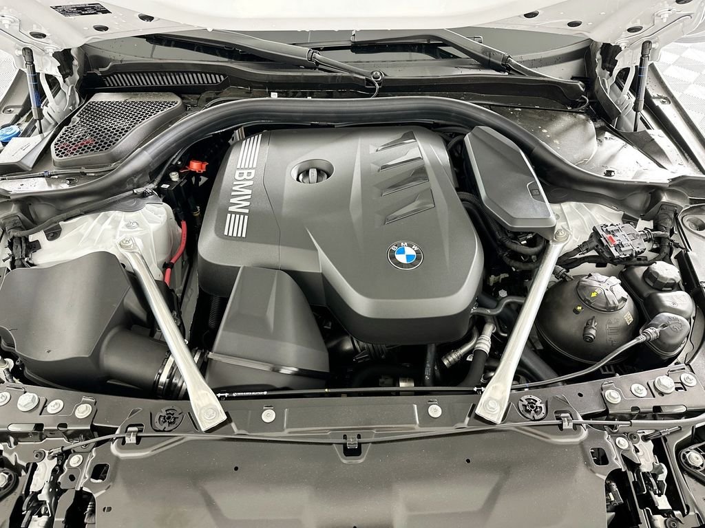 Used 2026 White Metallic BMW 530i xDrive image 30