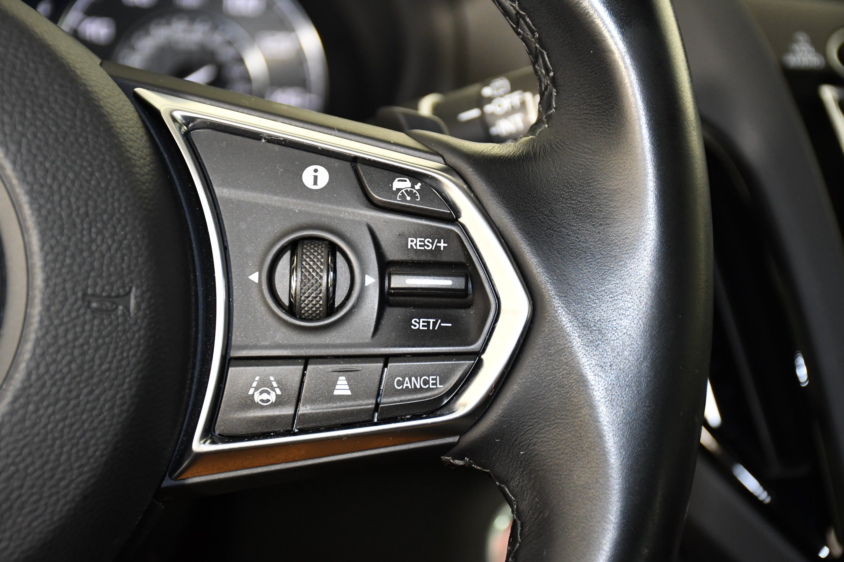 Used 2023 Platinum White Pearl Acura Base image 20