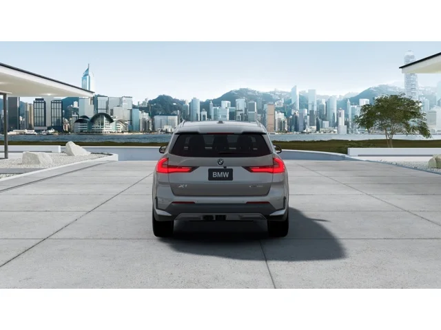 New 2026 Space Silver Metallic BMW xDrive28i image 5