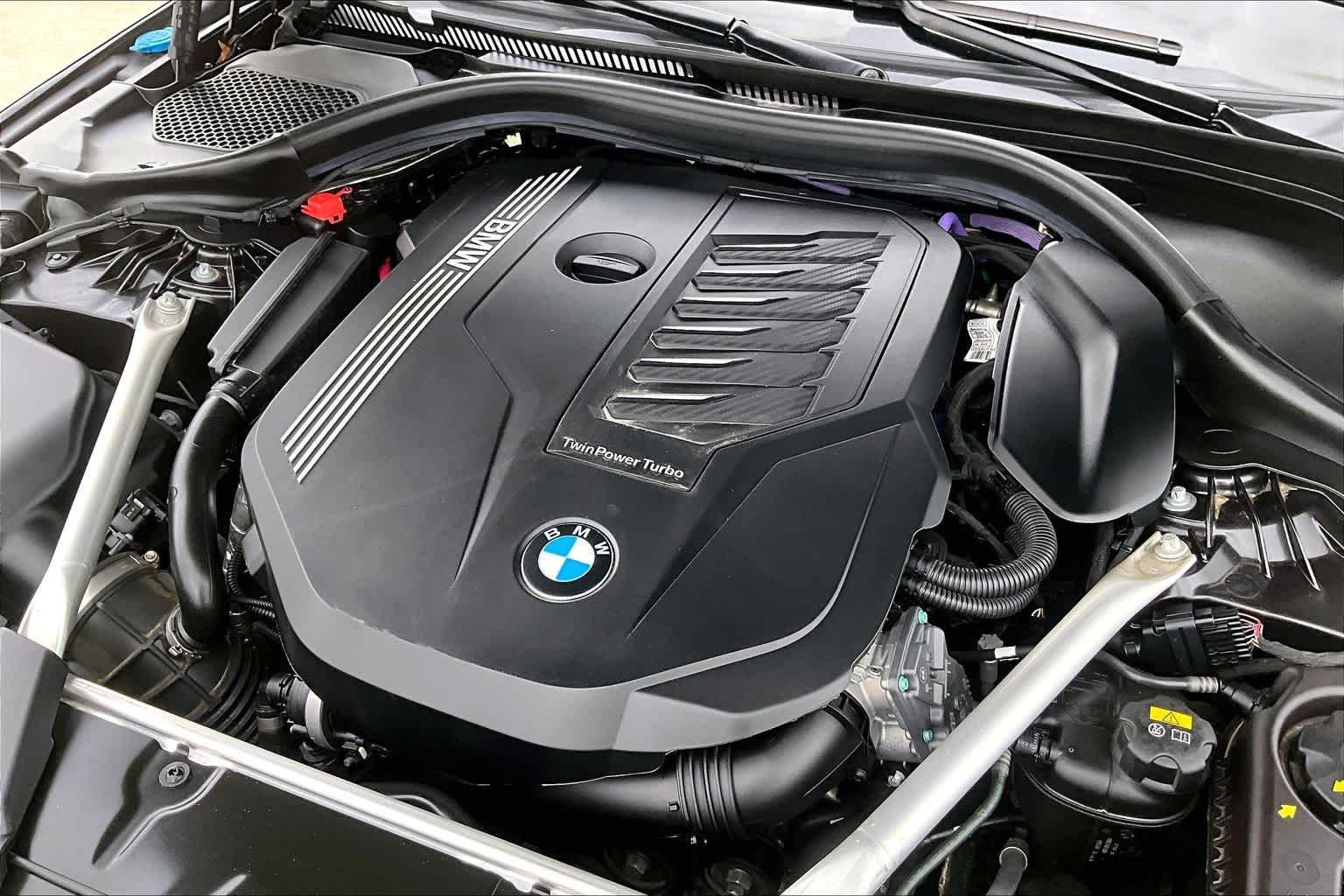 Used 2022 Dark Graphite Metallic BMW 540i image 31