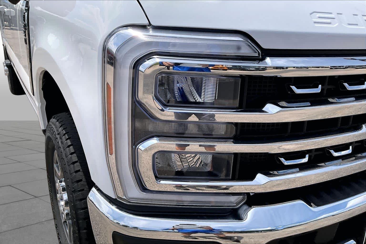 New 2026 Oxford White Ford F-250® Lariat® image 13