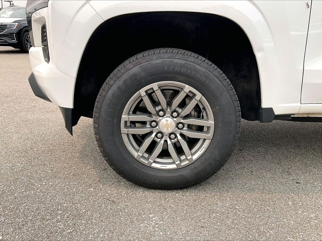 Used 2023 Summit White Chevrolet LT image 7
