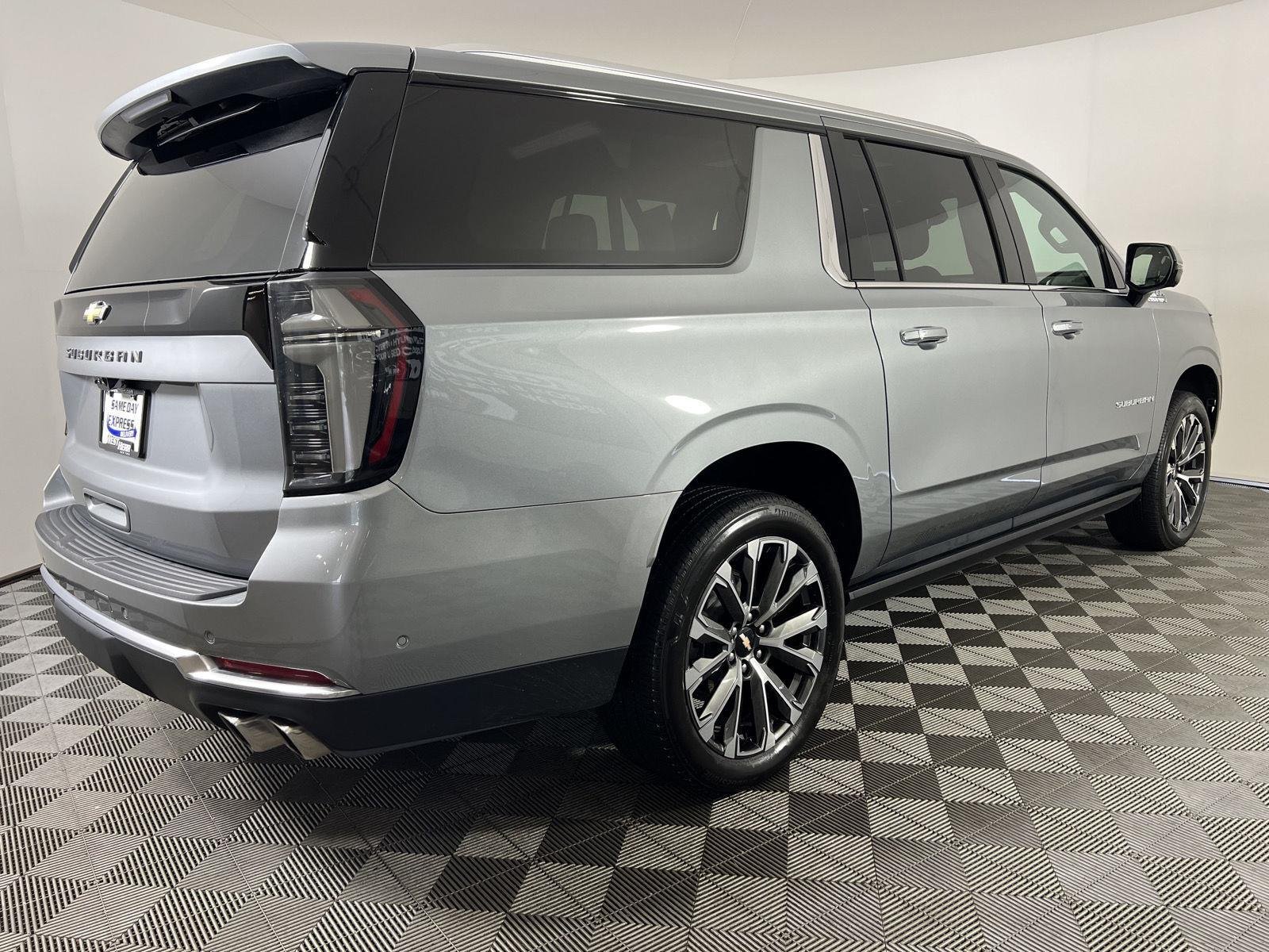 Used 2025 Sterling Gray Metallic Chevrolet High Country image 34