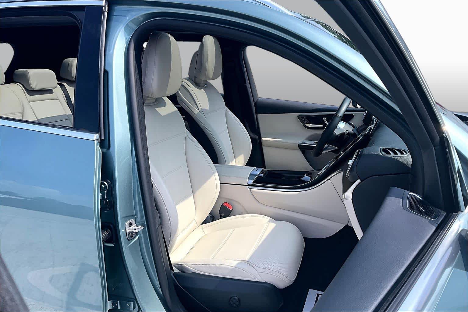 Used 2026 Verde Silver Metallic Mercedes-Benz GLC 300 image 9