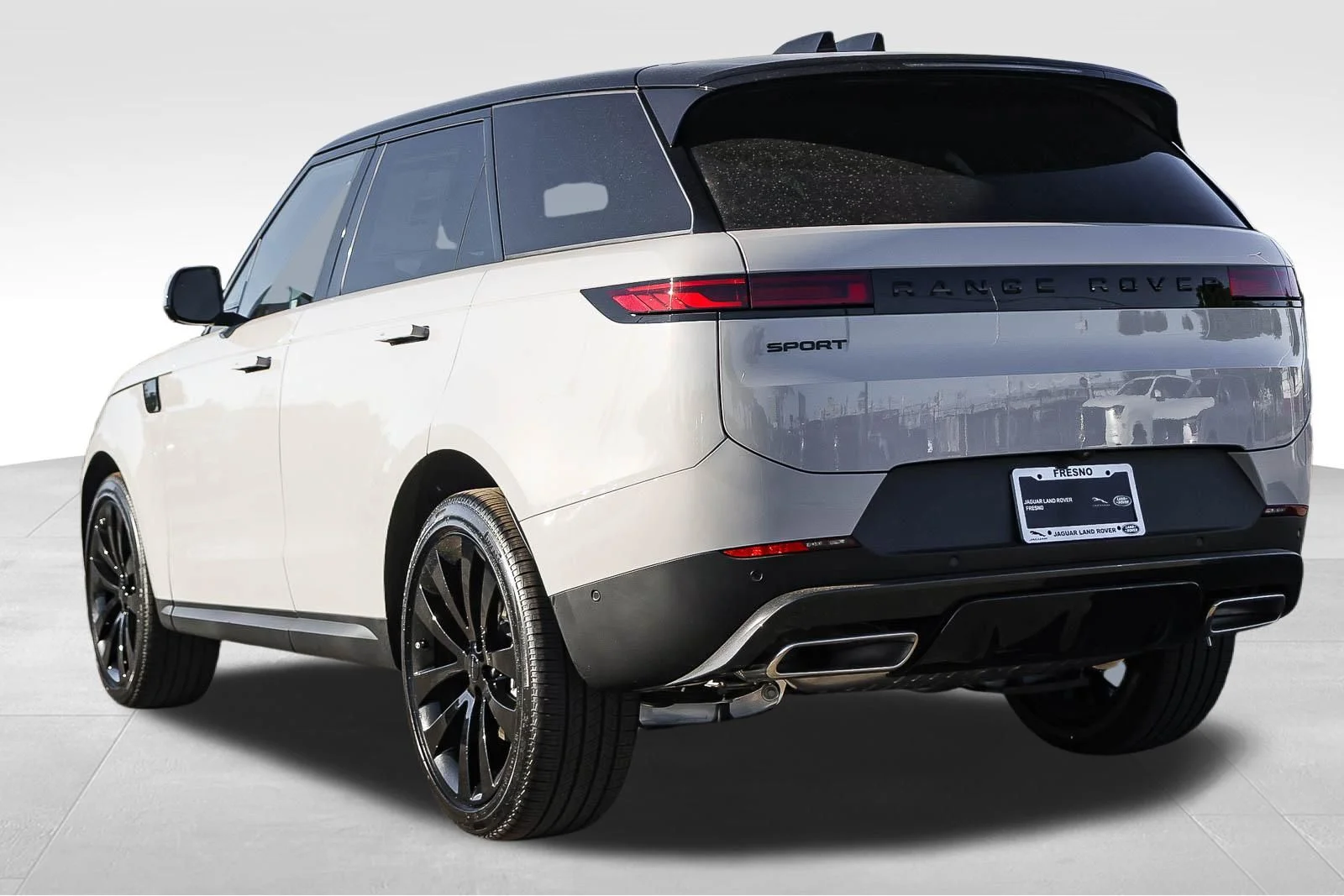 New 2026 Borasco Grey Land Rover SE image 7