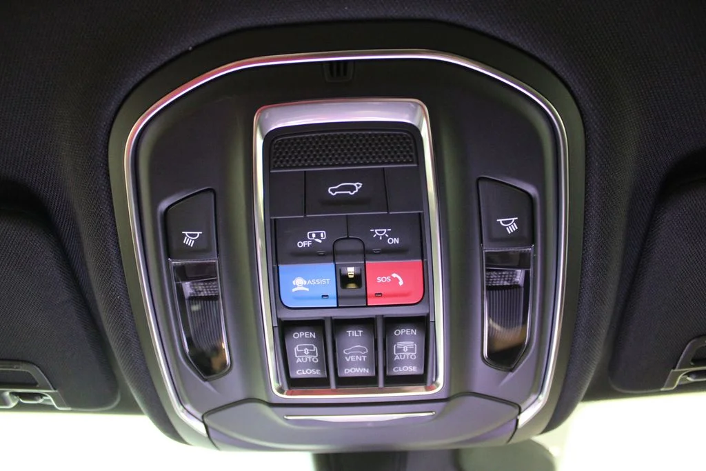 Used 2025 White Jeep Summit image 36