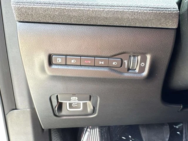 New 2026 White Jeep Laredo image 22