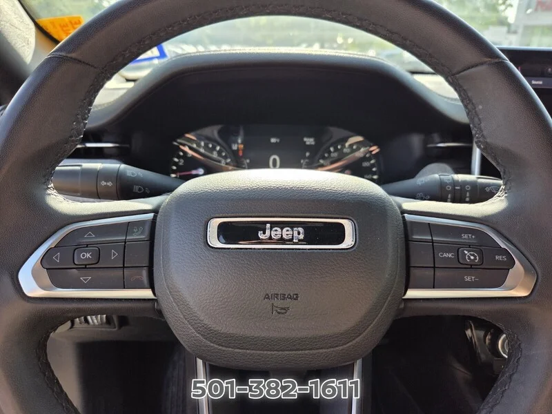 Used 2024 Baltic Gray Metallic Clearcoat JEEP LATITUDE 4X4 image 24