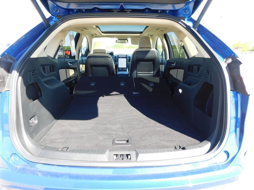 Used 2023 Blue Ford SEL image 29