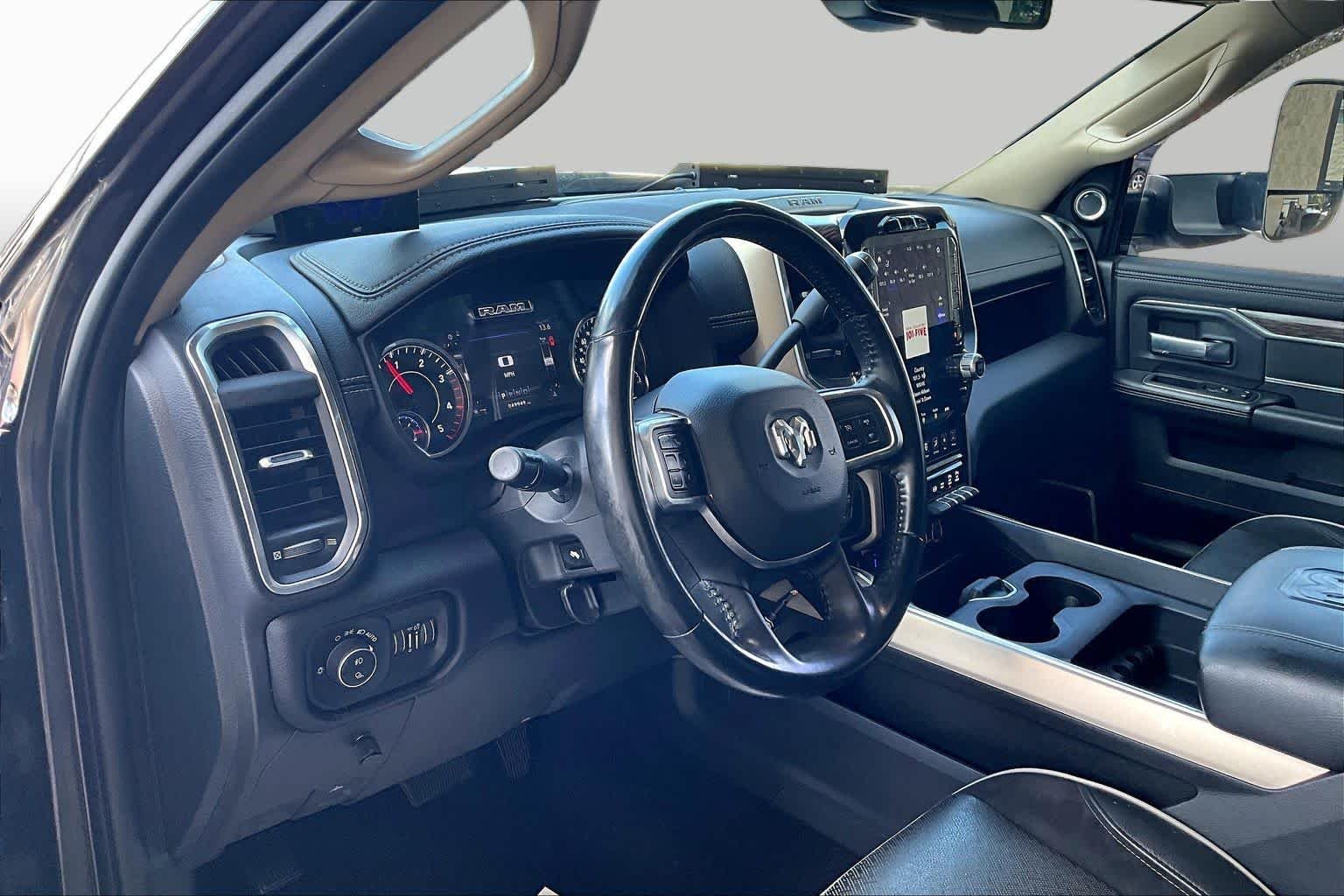 Used 2021 Granite Crystal Metallic Clearcoat Ram Laramie image 17
