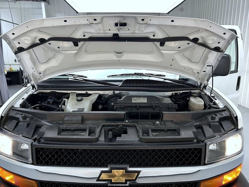 Used 2024 Summit White Chevrolet 1LT image 23