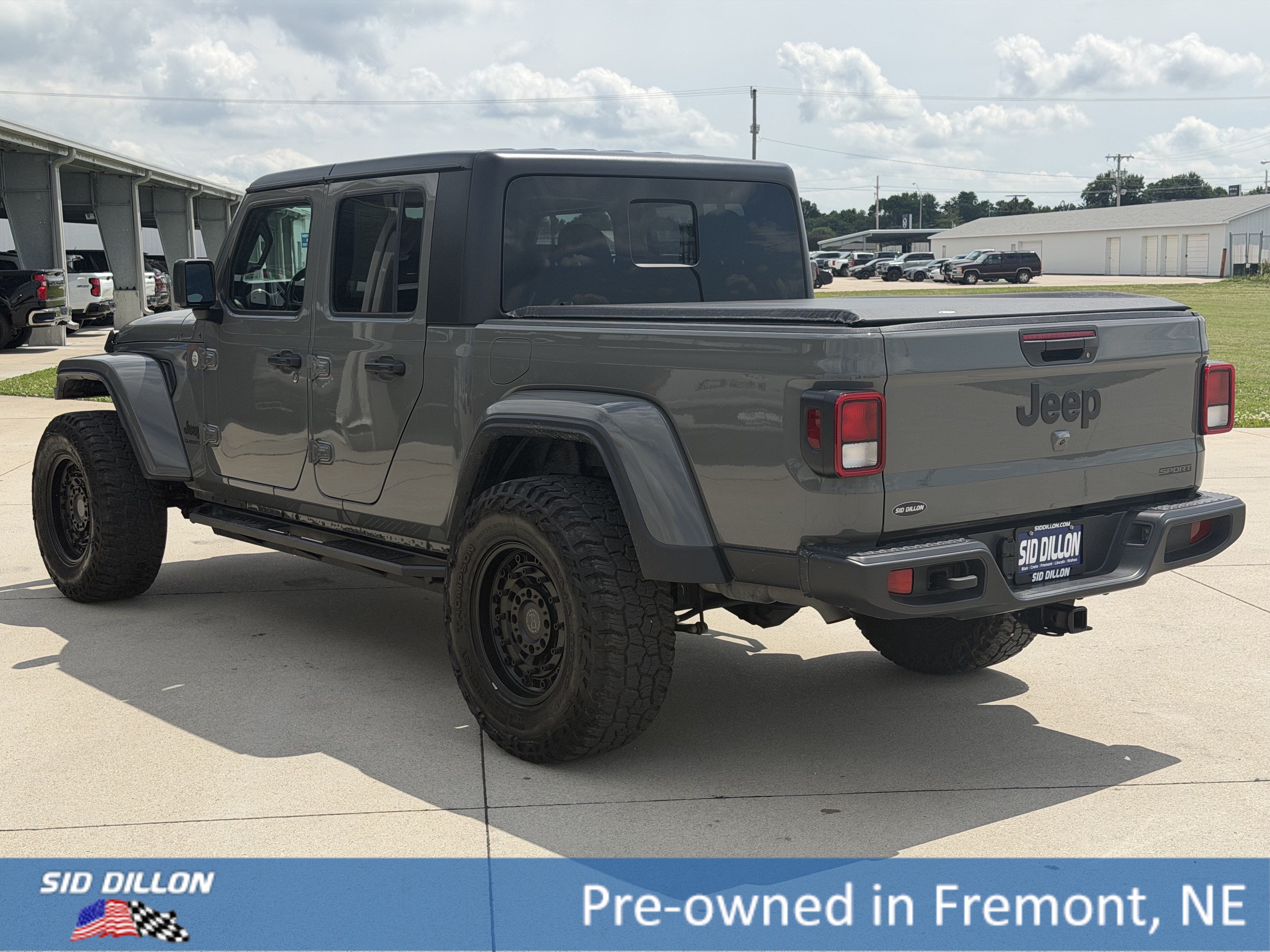 Used 2021 Sting-Gray Clearcoat Jeep Sport S image 13