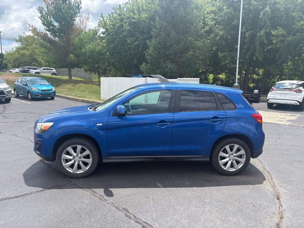 Used 2015 Octane Blue Metallic Mitsubishi ES image 3