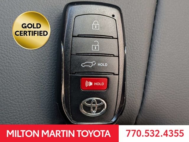 Certified Used 2025  Toyota XLE image 31