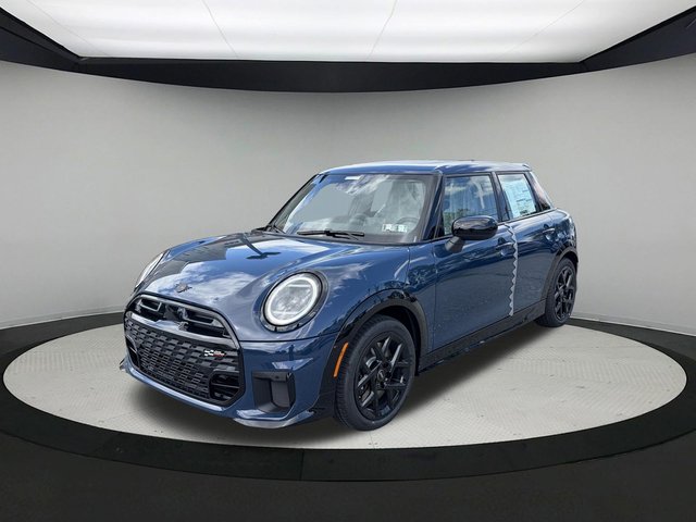 2026 MINI 4 Door Iconic