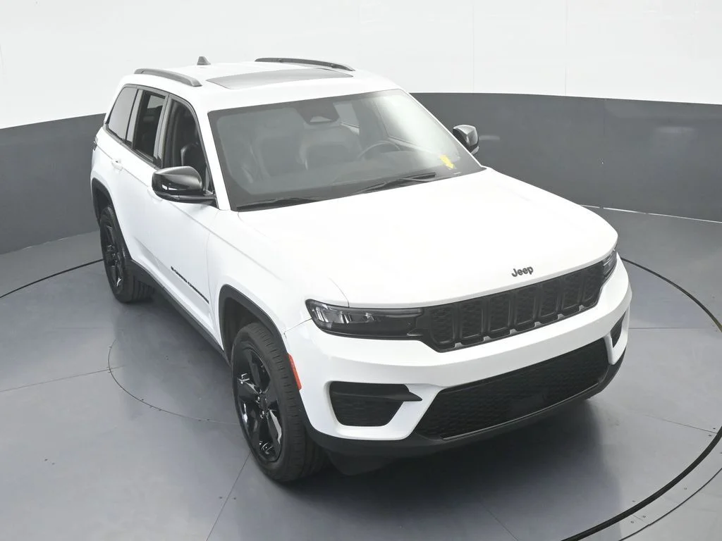 Used 2023 Bright White Clearcoat Jeep Altitude X image 53