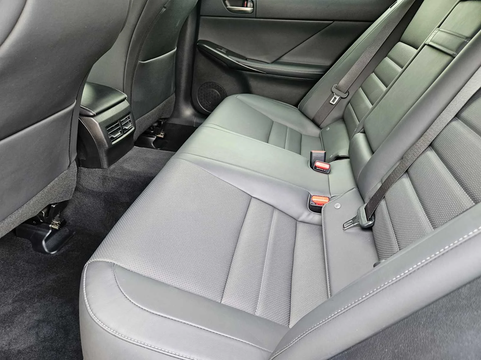 Used 2023 Atomic Silver Lexus F SPORT image 22