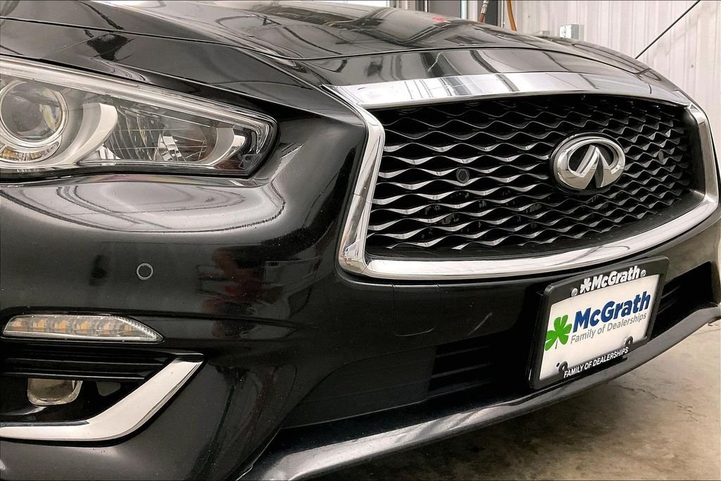 Used 2018 Black INFINITI 3.0t LUXE image 32