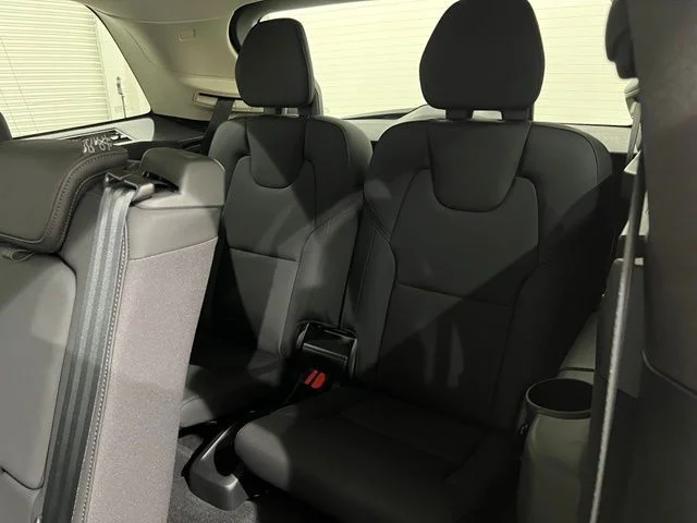 2026 Volvo XC90 Plus - Photo 23