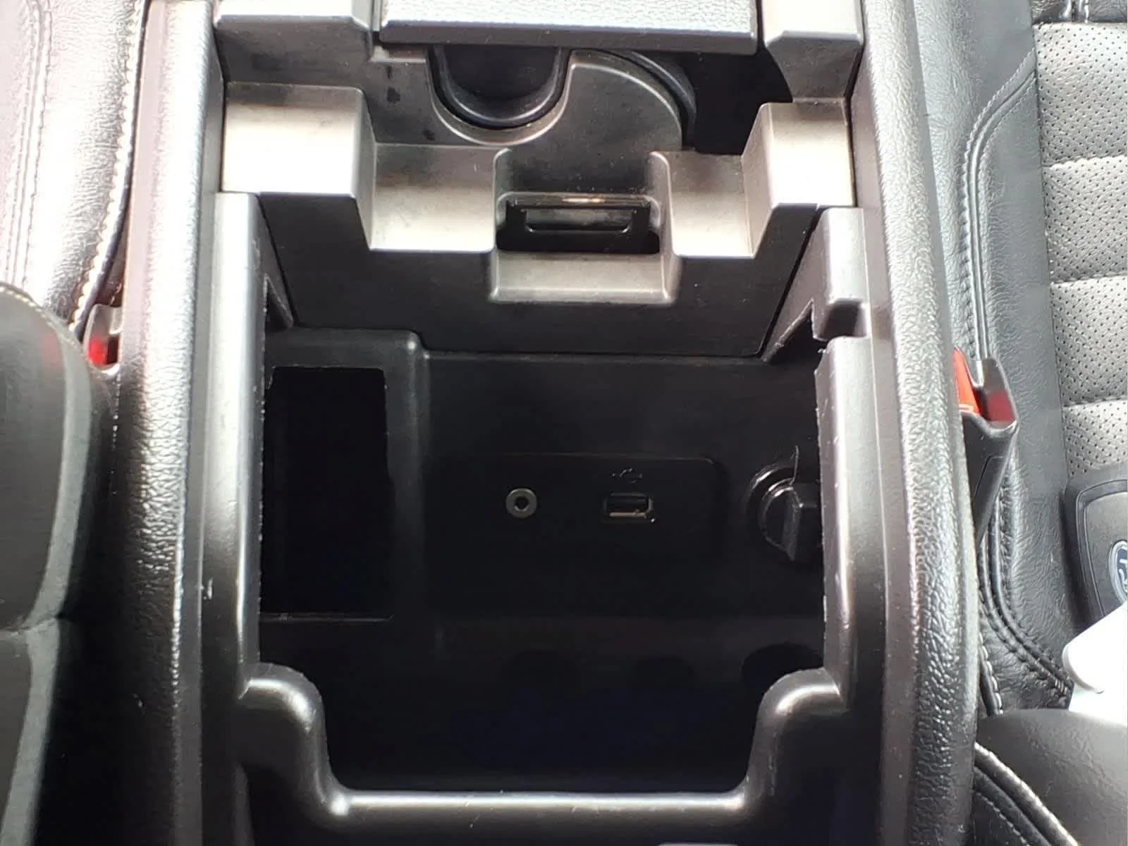 Used 2014 Black Ford GT Premium image 27
