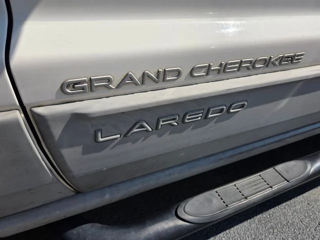 Used 1999 White Jeep Laredo image 8