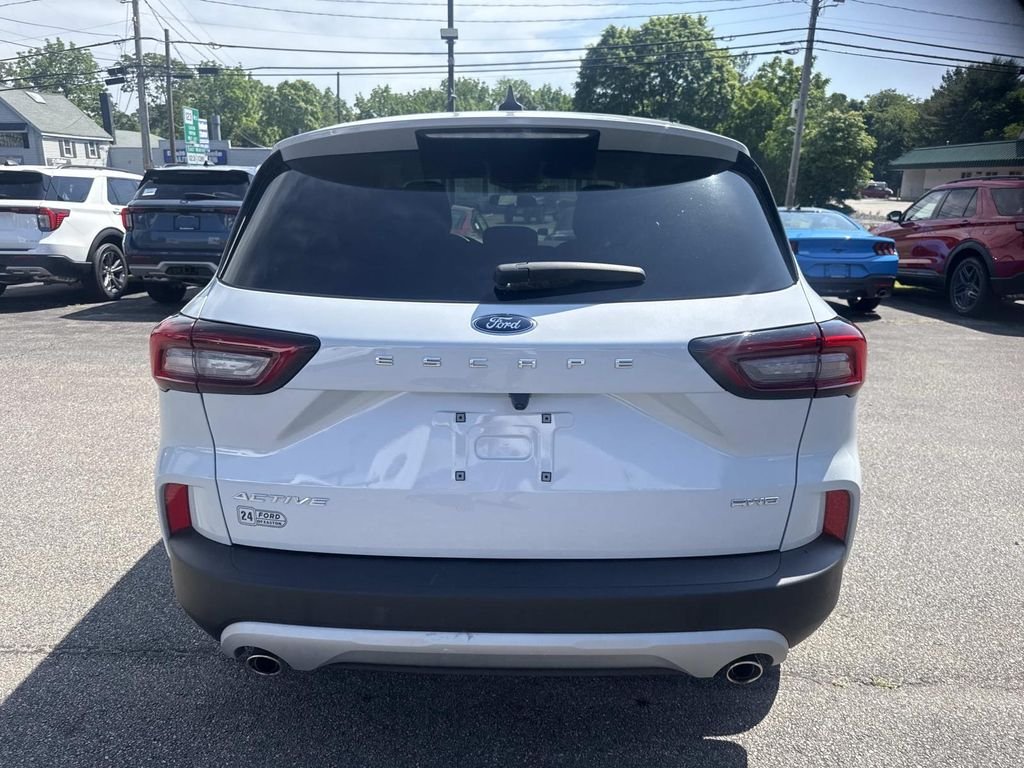Used 2025 Silver Ford Active image 4
